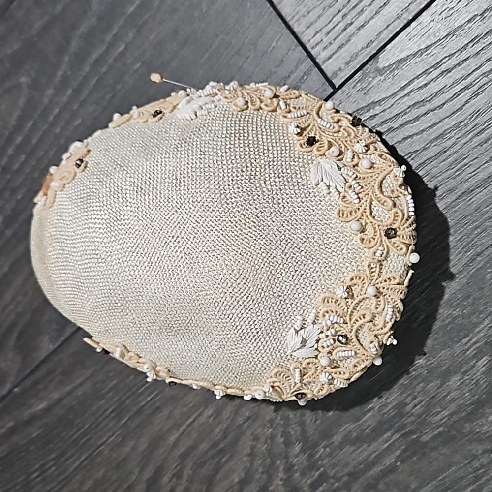 Vintage 1940s depinna salon hat with embellishments